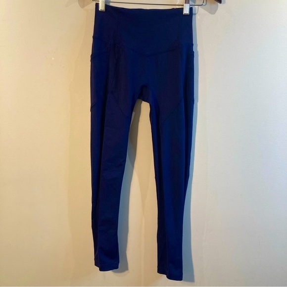 LULULEMON Sz 4 7/8 Length Leggings with Pockets  on the Sides and Card Pocket - Picture 1 of 9